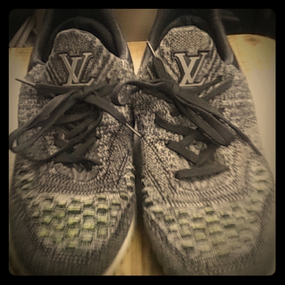 Louis Vuitton men shoe